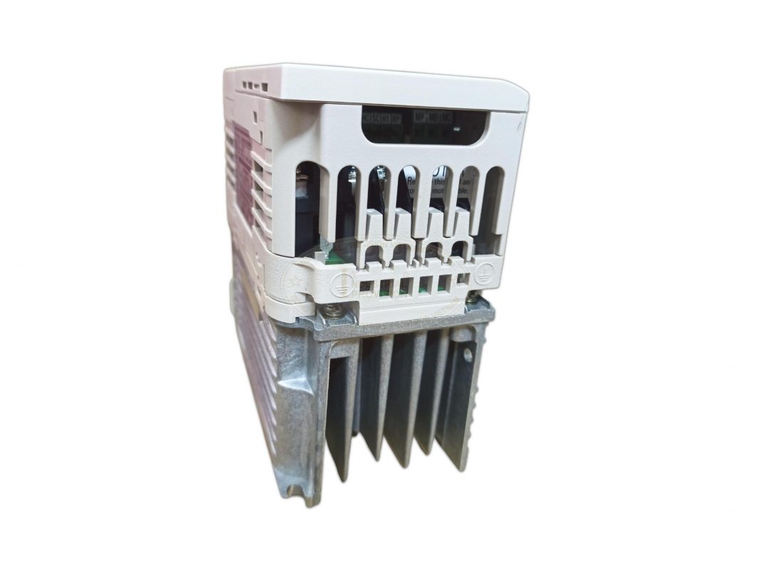 Biến tần Yaskawa V1000 - 0.4kW - 3 Pha 220V CIMR-VT2A0004BAA