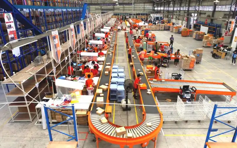 Giới thiệu tổng quan về biến tần Slanvert và các ứng dụng chính 11 he thong bang chuyen tu dong 04