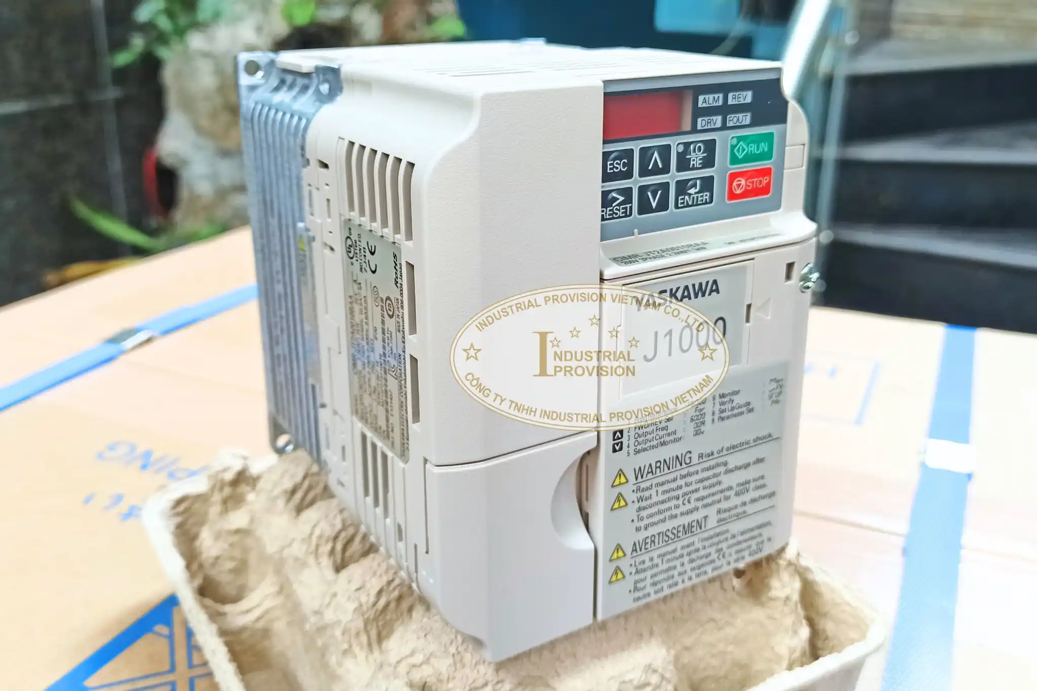 Biến tần Yaskawa J1000 3.7/5.5kW 220VAC, CIMR-JT2A0020BAA 4 CIMR-JT2A0020BAA